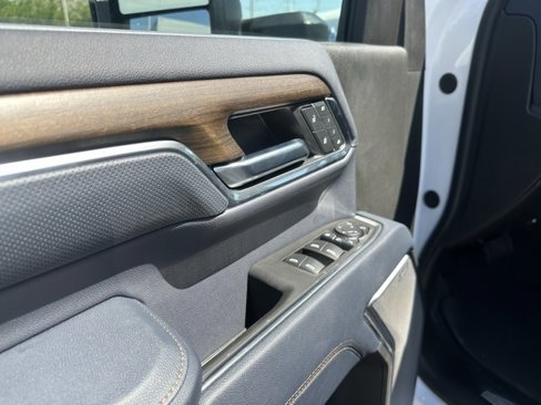 Used 2025 Chevrolet Silverado 3500 High Country w/ High Country Premium Package image 28