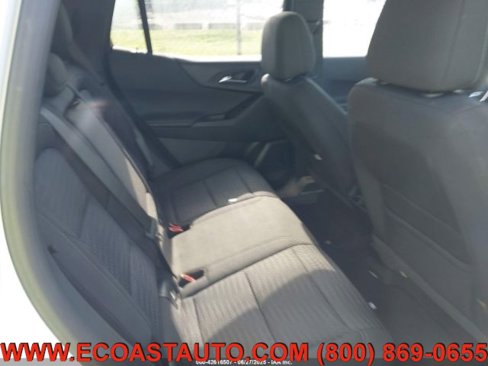Used 2025 Chevrolet Equinox LT w/ Safety and Technology Package image 9