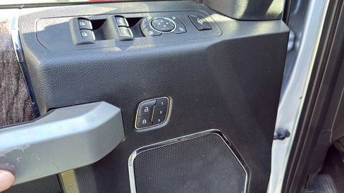 Used 2019 Ford F250 Lariat w/ Lariat Ultimate Package image 16