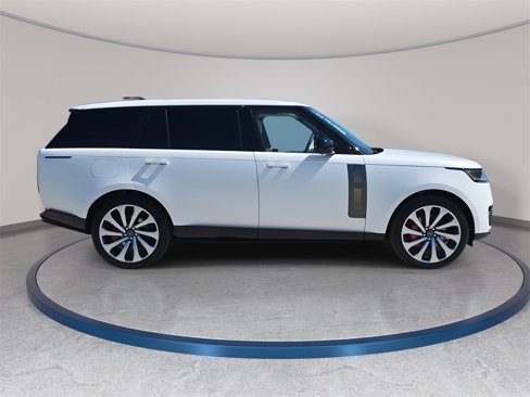 New 2025 Land Rover Range Rover SV image 4