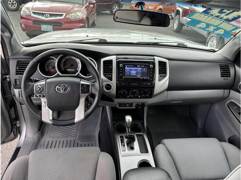 Used 2015 Toyota Tacoma 4x4 Double Cab image 10