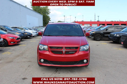 Used 2016 Dodge Grand Caravan R/T image 2