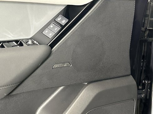 Certified 2025 Land Rover Range Rover Velar S image 22