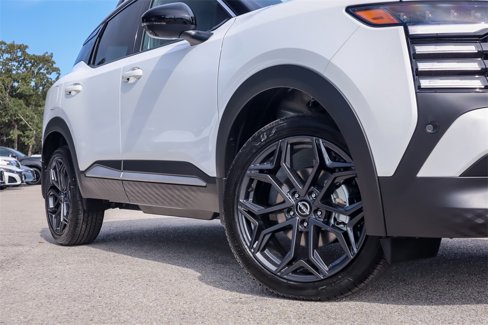 New 2026 Nissan Kicks SR image 2