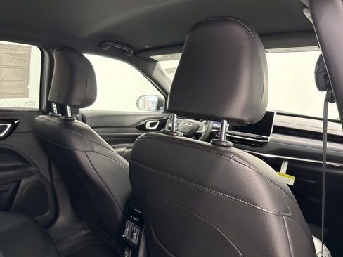 New 2026 Jeep Compass Limited image 13