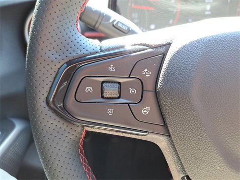 Used 2025 Chevrolet Trax RS w/ Driver Confidence Package image 13