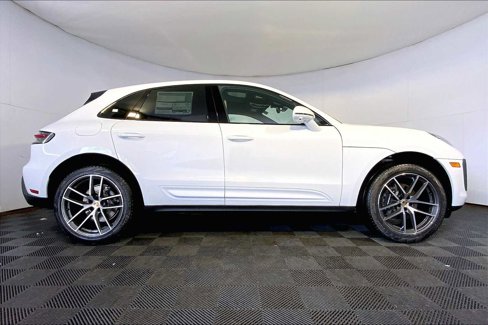 New 2026 Porsche Macan image 8