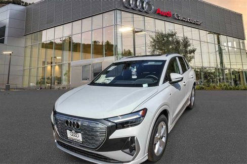 New 2026 Audi Q4 e-tron Premium image 1