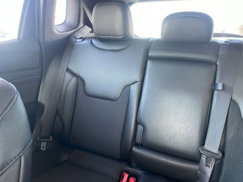 Used 2025 Jeep Compass Trailhawk image 38