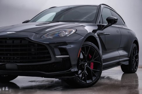 New 2025 Aston Martin DBX 707 image 2