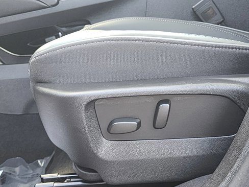 Used 2023 Buick Envision Avenir image 15