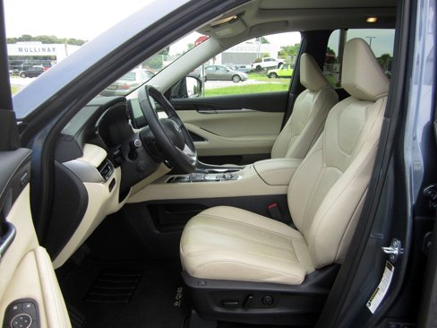 Used 2023 INFINITI QX60 Sensory w/ Cargo Package image 17