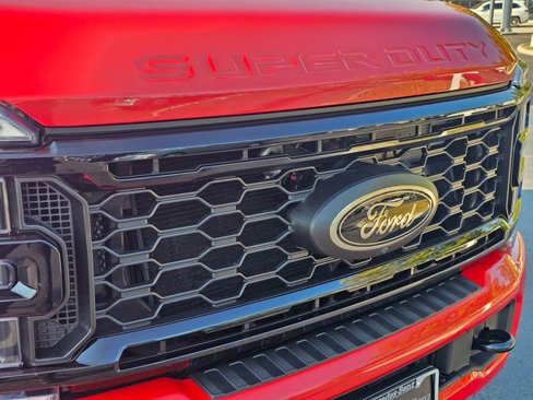 Used 2025 Ford F250 Lariat w/ Tremor Off-Road Package image 4