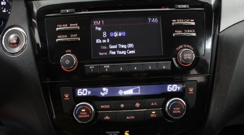 Used 2015 Nissan Rogue SV image 28