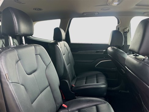 Used 2024 Kia Telluride EX w/ EX Captain's Chair Package image 30
