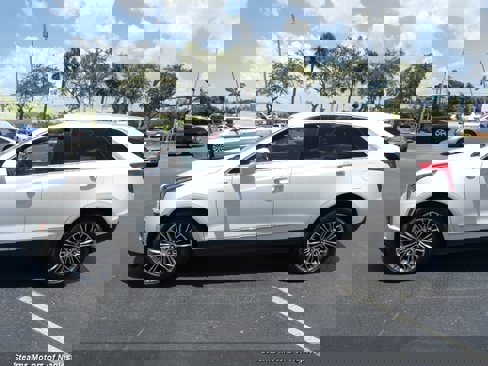 Used 2017 Cadillac XT5 Luxury image 10