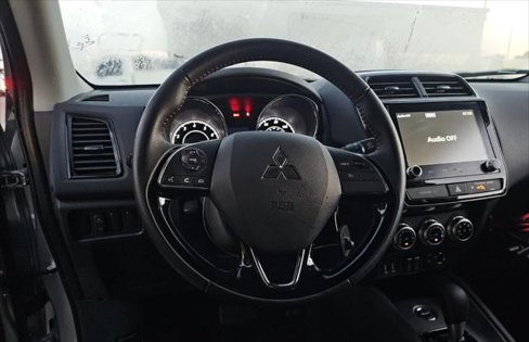 Used 2025 Mitsubishi Outlander Sport AWD image 12