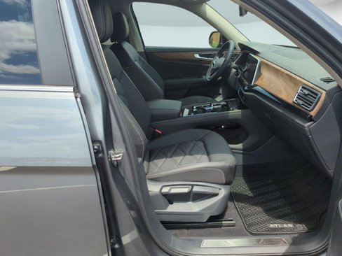 New 2025 Volkswagen Atlas SE image 21