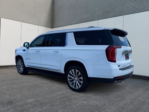 Used 2021 GMC Yukon XL Denali w/ Advanced Technology Package image 9