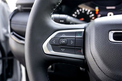 New 2026 Jeep Compass Latitude image 14