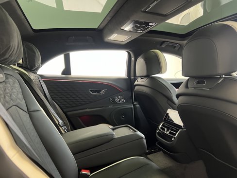 New 2025 Bentley Flying Spur Plug-In Hybrid image 23