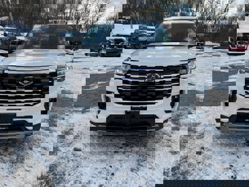 New 2025 Ford Explorer Active w/ Active Comfort Package image 8