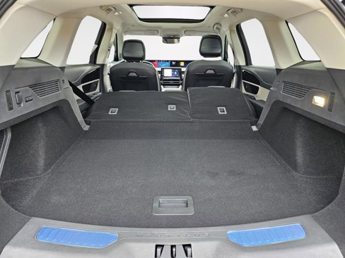 New 2025 Lincoln Nautilus Premier w/ Equipment Group 102A image 31