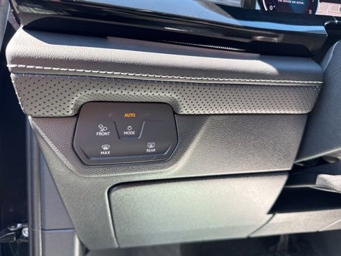 Certified 2025 Volkswagen Atlas SEL image 11
