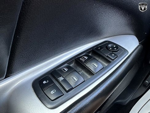 Used 2018 Dodge Journey SXT w/ Connectivity Group image 26