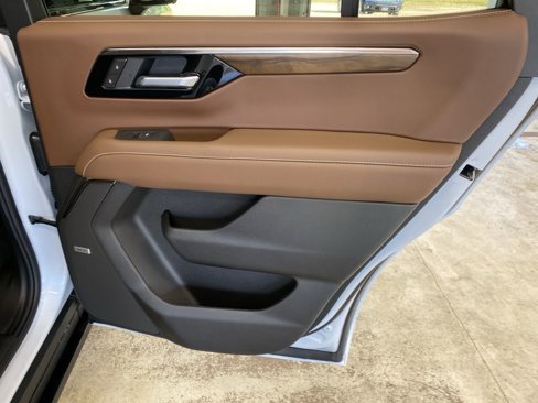 New 2026 Chevrolet Tahoe High Country image 24