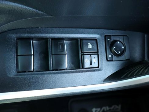 Used 2020 Toyota RAV4 XLE Premium image 21