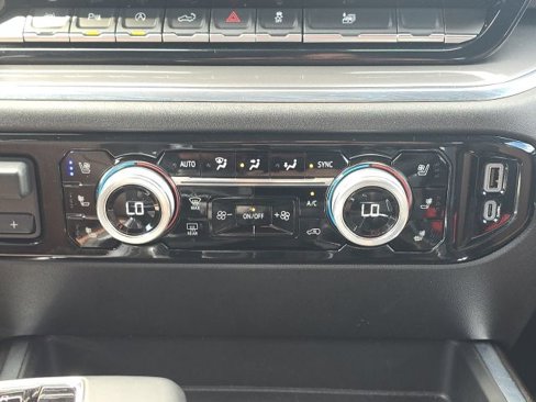 Used 2025 Chevrolet Silverado 1500 High Country w/ Technology Package image 39
