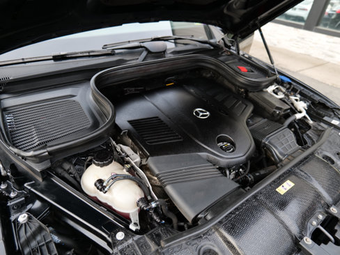 Used 2022 Mercedes-Benz GLE 450 4MATIC w/ AMG Line Exterior image 56