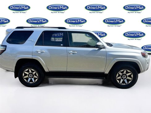 Used 2024 Toyota 4Runner TRD Off-Road image 9