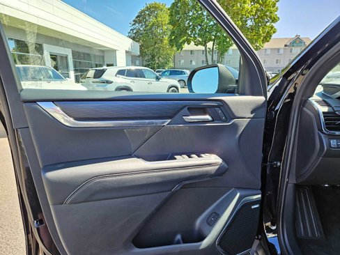 Used 2025 GMC Acadia Elevation image 23