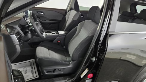 Used 2023 Nissan Rogue SV image 21