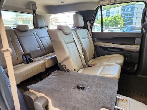 Used 2020 Ford Expedition XLT w/ Equipment Group 202A image 22