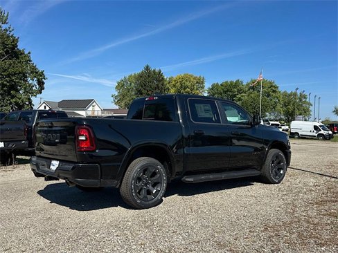 New 2026 RAM 1500 4x4 Crew Cab image 7