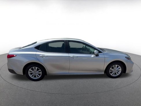 Used 2025 Toyota Camry LE image 16