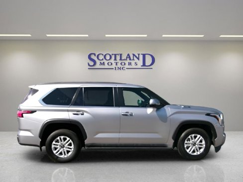 Used 2025 Toyota Sequoia SR5 image 5