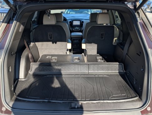 Used 2022 Chevrolet Traverse LT w/ LT Premium Package image 45