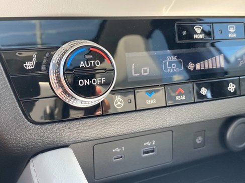 New 2025 Mitsubishi Outlander 4WD Plug-In Hybrid image 14