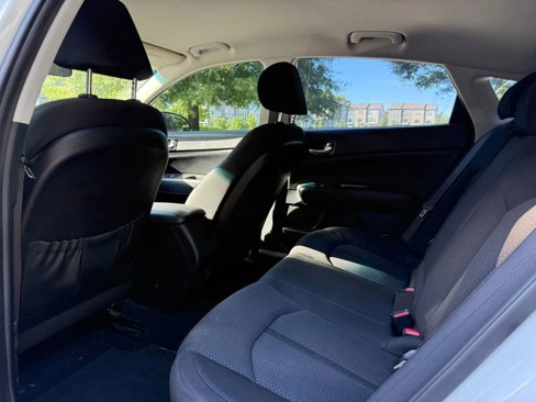 Used 2016 Kia Optima LX image 11
