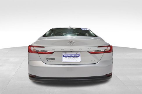 Used 2025 Toyota Camry LE image 3