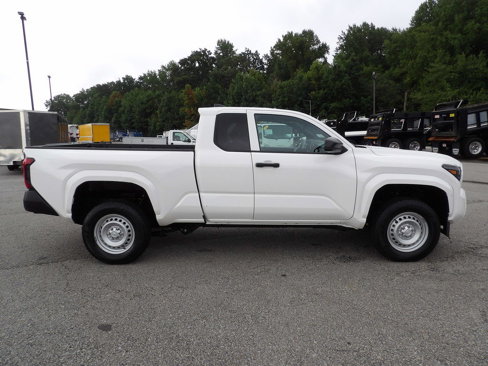 Used 2024 Toyota Tacoma SR image 9