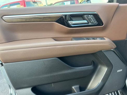 New 2026 Chevrolet Suburban High Country image 11