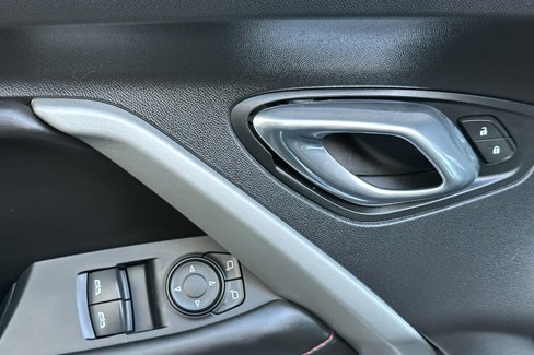 Used 2018 Chevrolet Camaro SS image 12