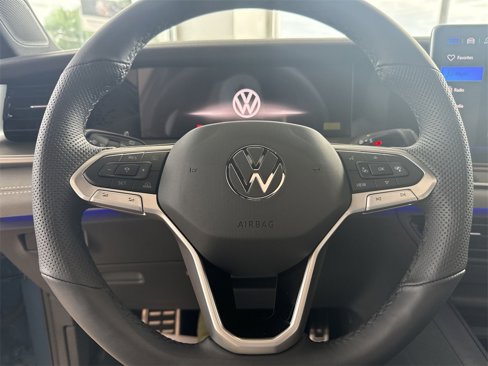 New 2025 Volkswagen Tiguan SE R-Line image 17
