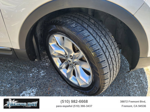 Used 2015 Ford Explorer XLT w/ Equipment Group 202B image 16