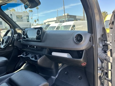 Used 2022 Mercedes-Benz Sprinter 2500 image 13